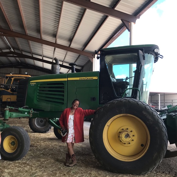 Meet your Posher, Flo - Picture 4 of 6